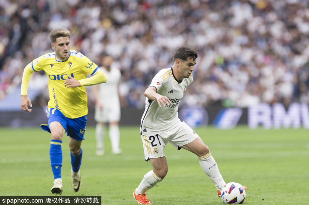 只有坚定执 只有坚定执